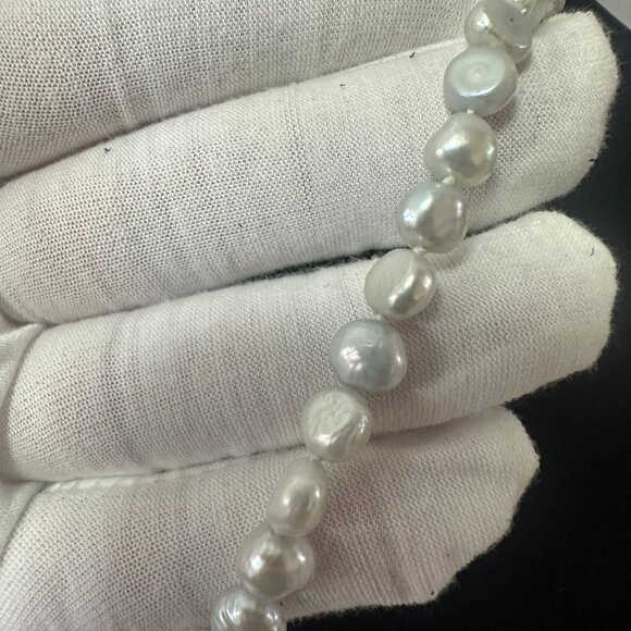 Imitation Pearl Necklace - Picture 2 of 5